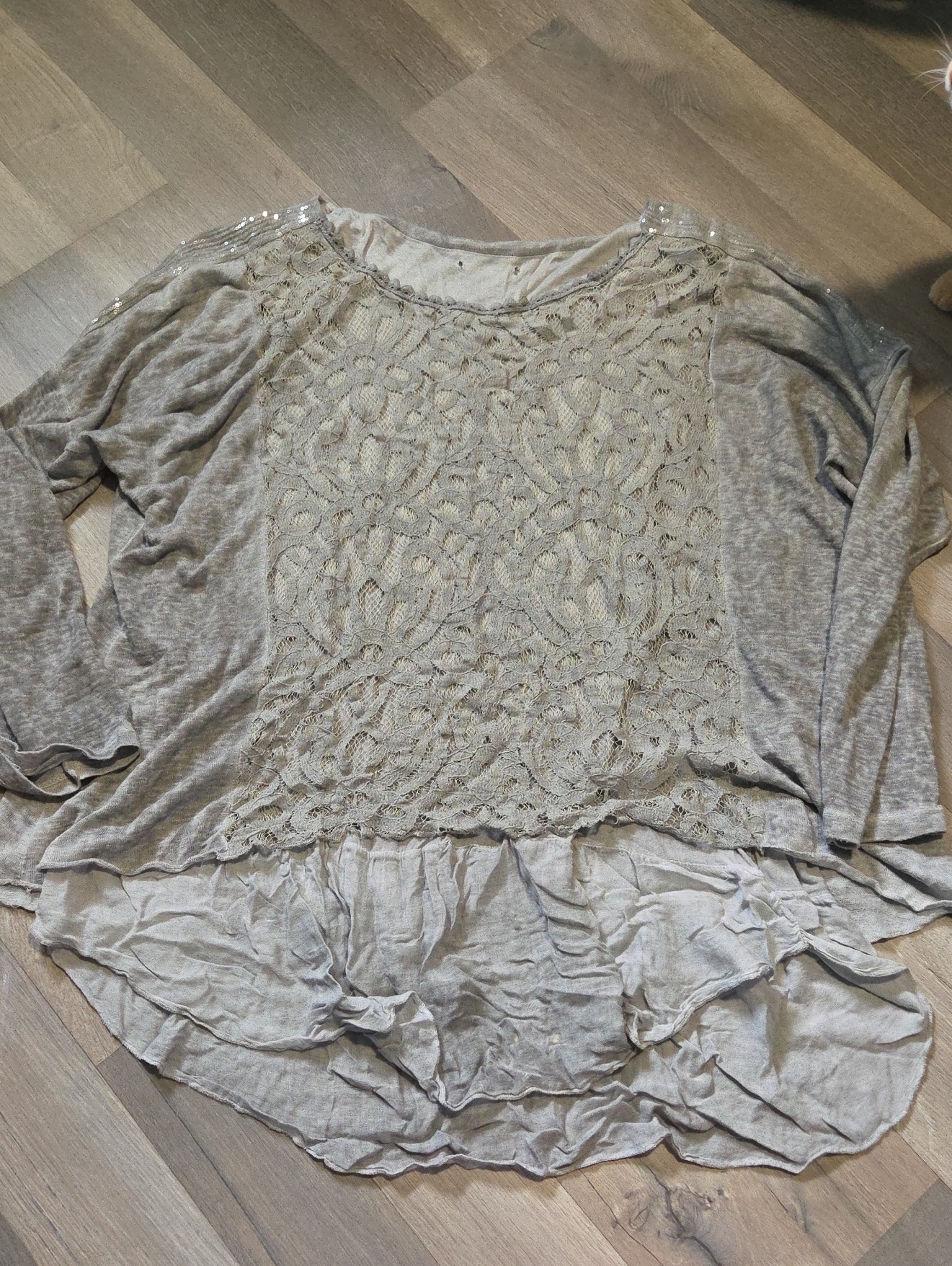 Last Chance Women's Gray Lace Layered Hem Tunic Top *As Is*